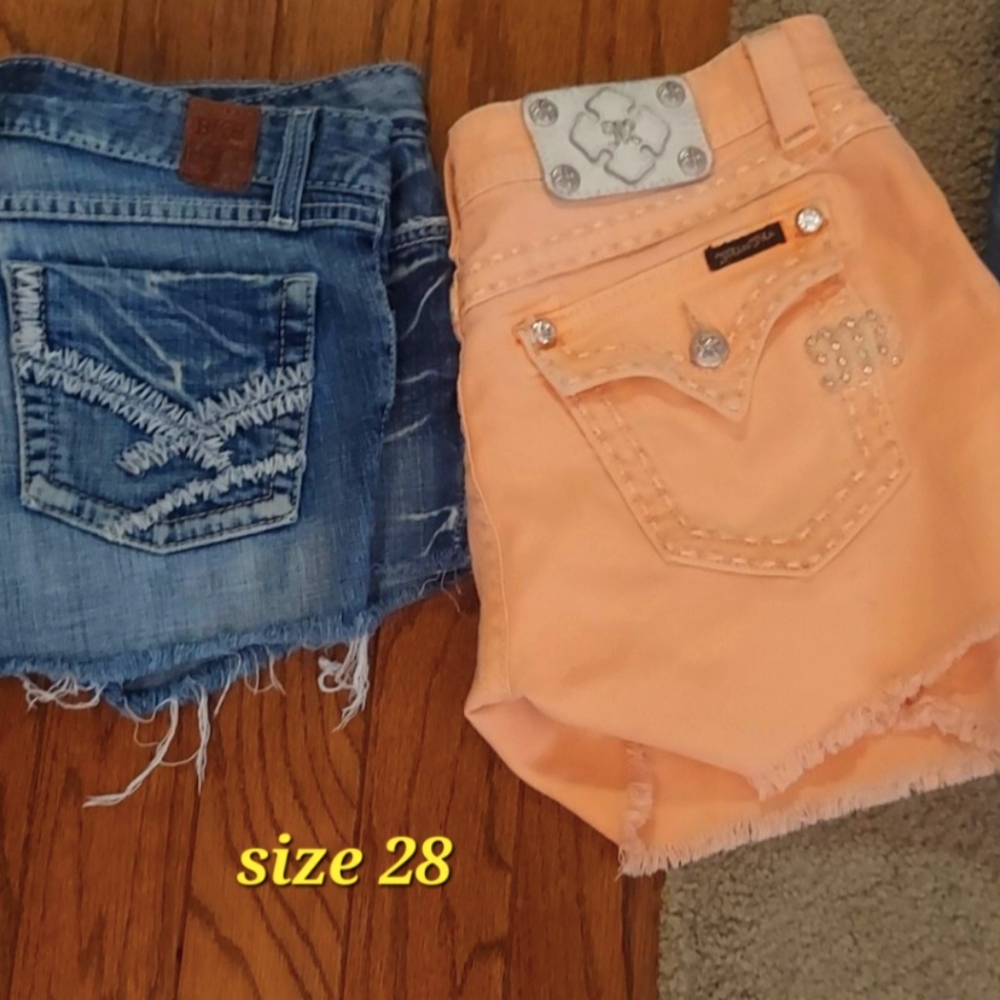 Womens shorts 28